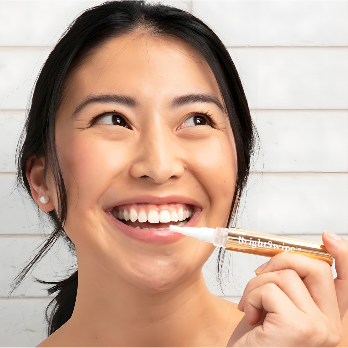 BrightSwipe™ Dual-Peroxide Formula & Xylitol